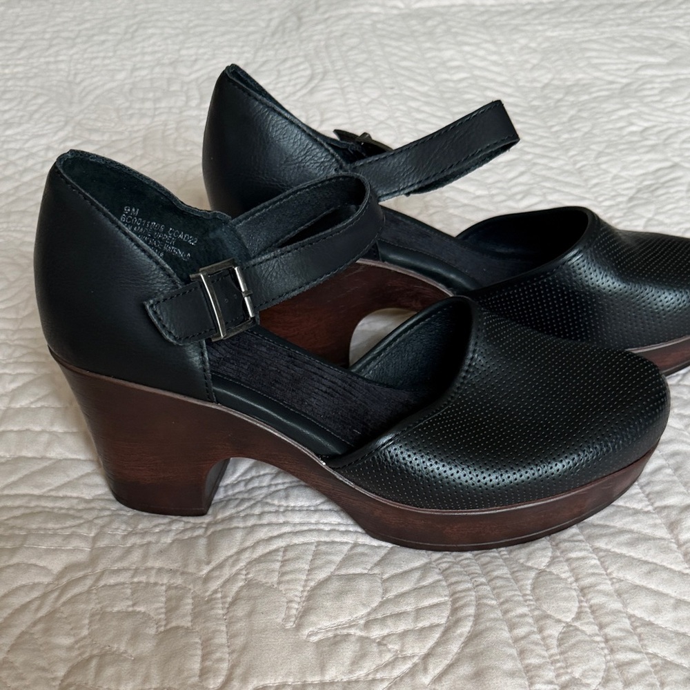 BOC Black Leather Mary Jane Platform Heels. SIZE 9